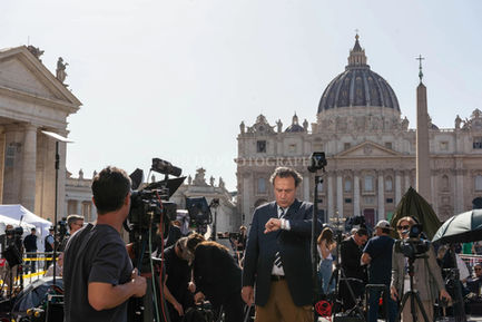 A look into the foreign journalists who covered the death of Pope Francis from Vatican City.