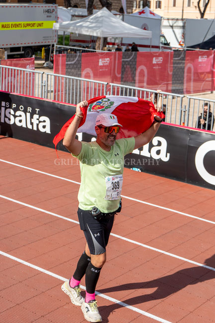 A collection of photos taken at the Rome Marathon, held throughout the city on March 16, 2025.