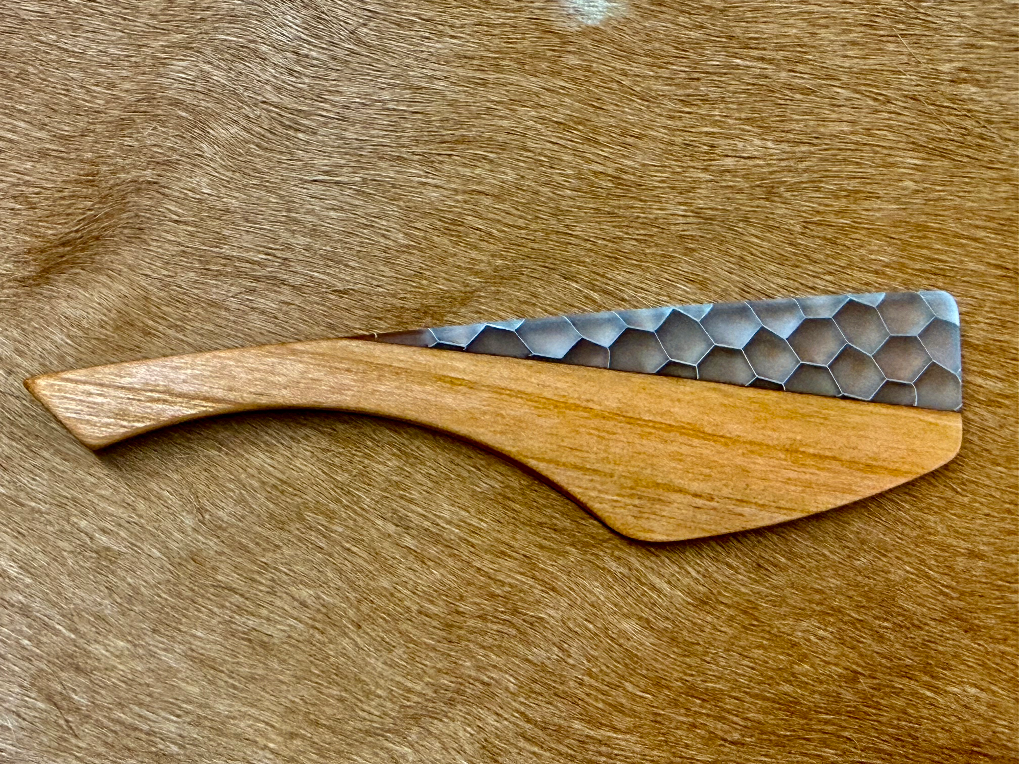Wood and Honeycomb Butter/Cheese Knife (Clear)