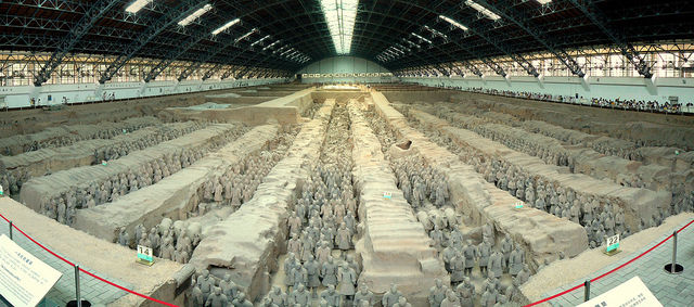 Photo: Will Clayton, CC BY 2.0 - Terracotta Warriors - Xi'an Pit number 1 of the Terracotta Warriors near Xi'an, China. Panoramic photo stitched together to help show the awesome scale of the place.