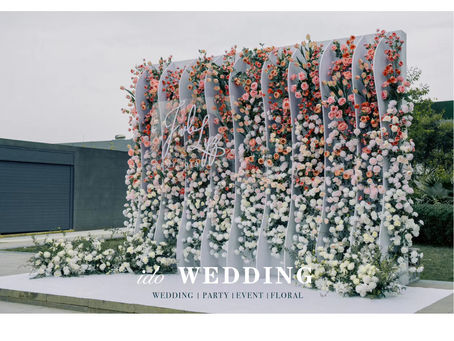婚礼当天凌晨4点做蛋糕的新人 / Early morning dedication to make their own wedding cake