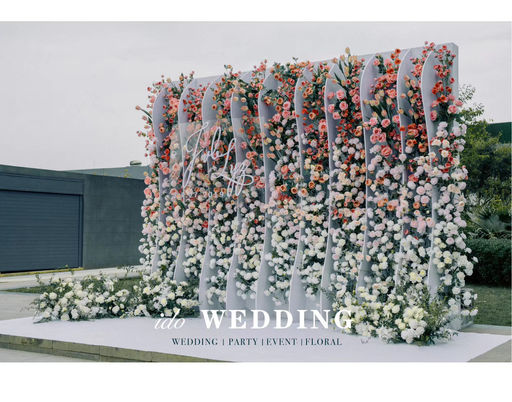 婚礼当天凌晨4点做蛋糕的新人 / Early morning dedication to make their own wedding cake