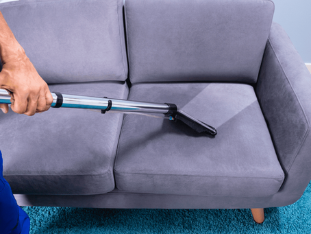 Comment nettoyer son canapé en Tissu non déhoussable - Conseils Pratiques