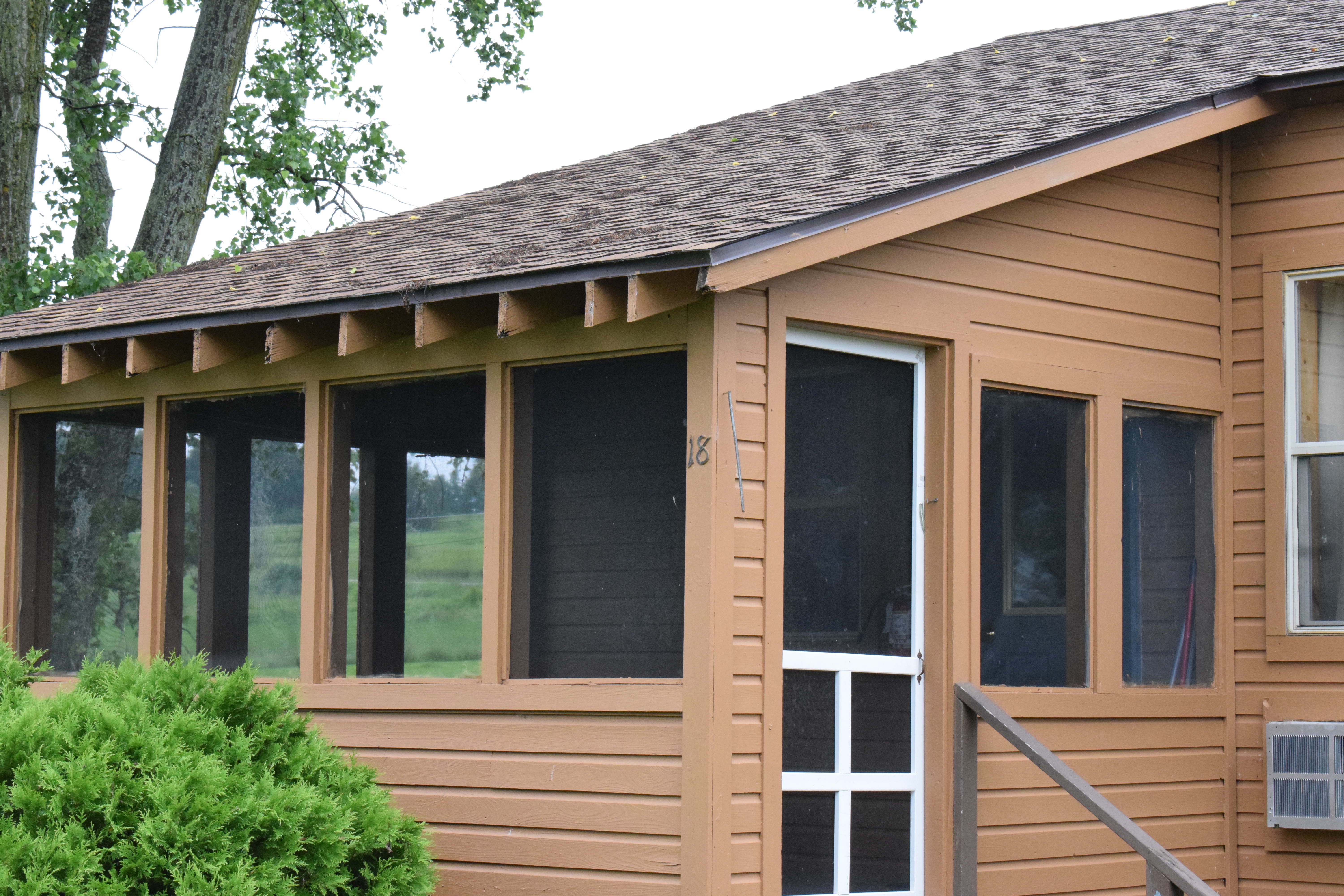 Log Cabins Cottage Rentals 3 Bedroom details Black Lake