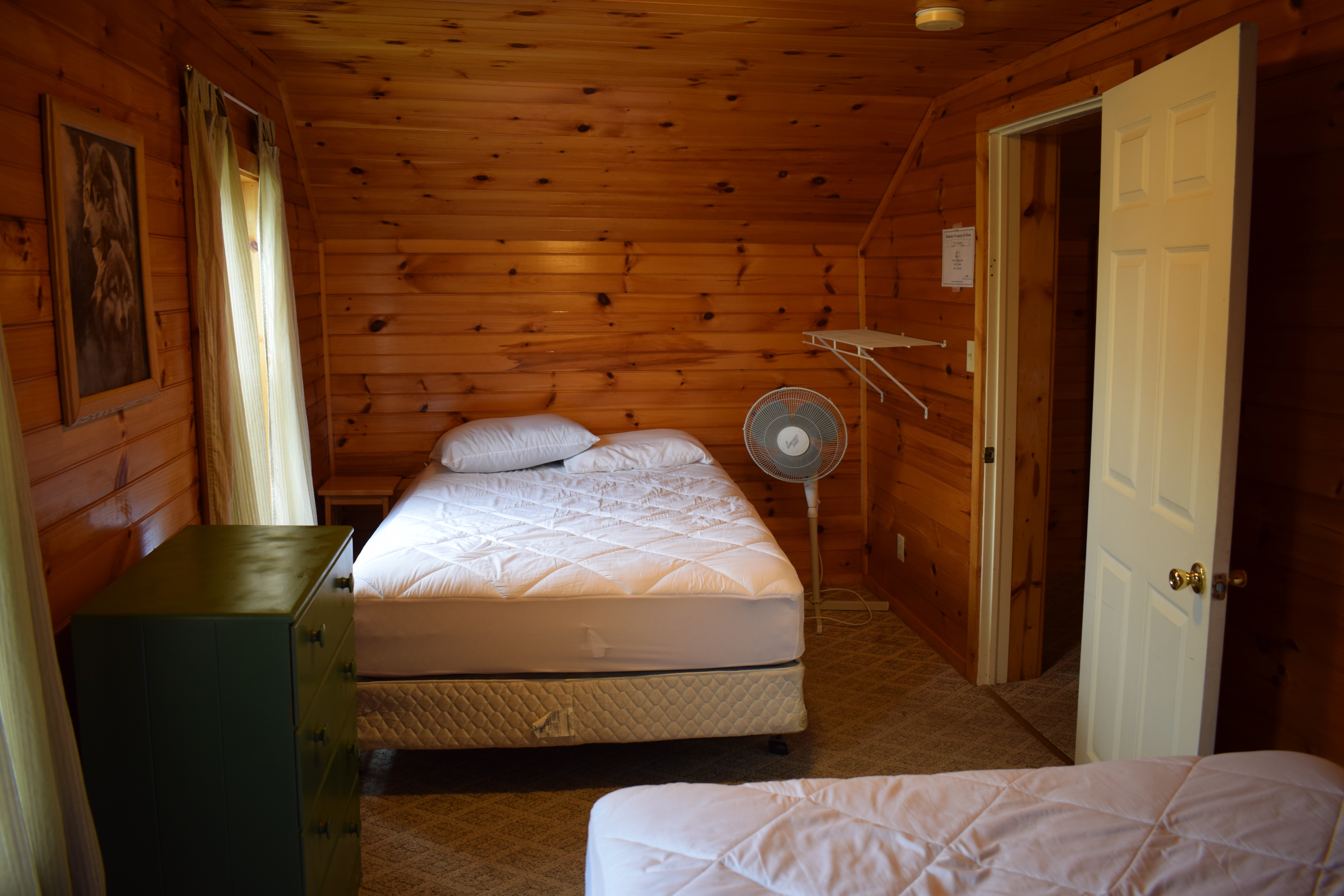 Log Cabins Cottage Rentals 4 Bedroom details Black Lake