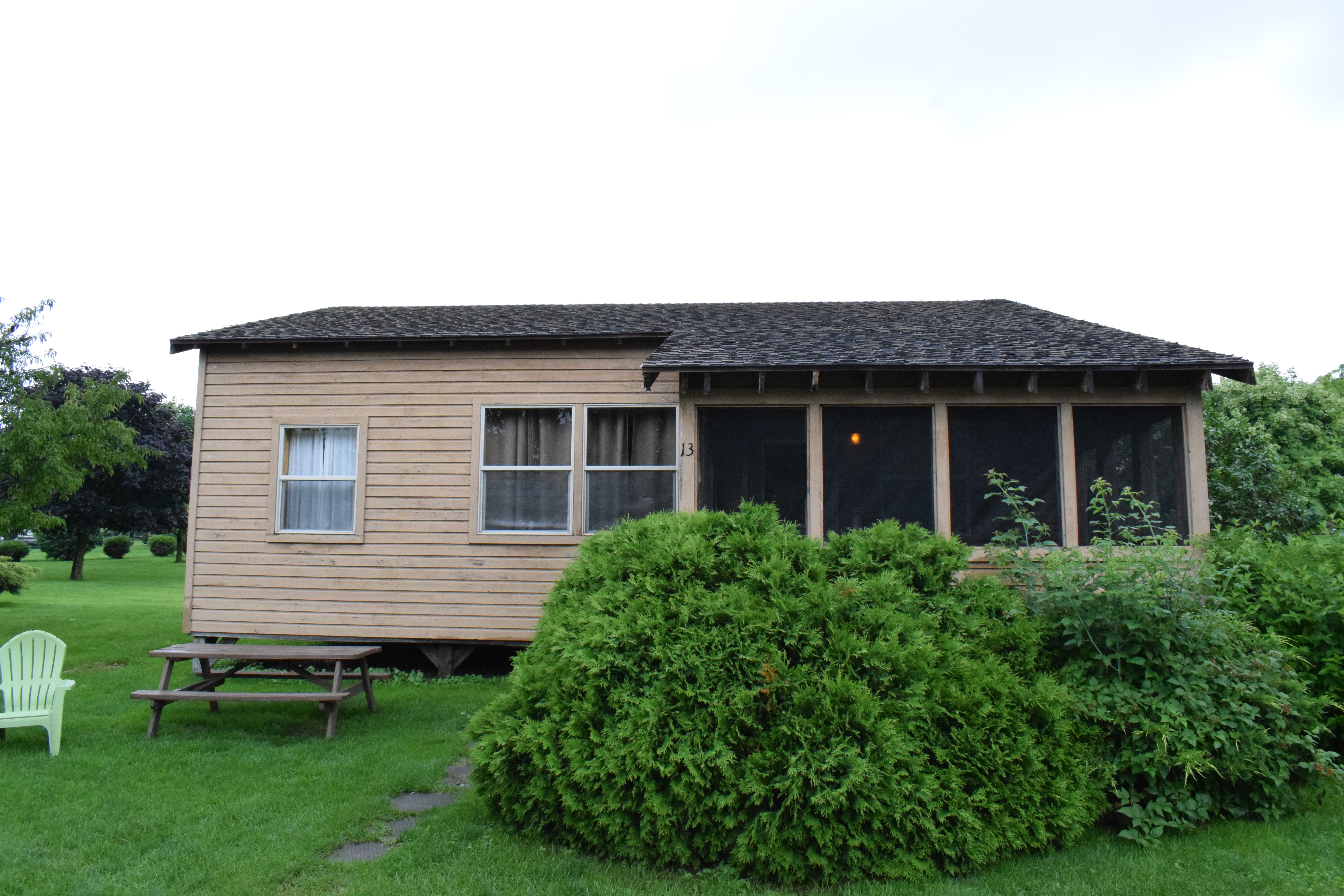 Log Cabins Cottage Rentals 3 Bedroom details Black Lake