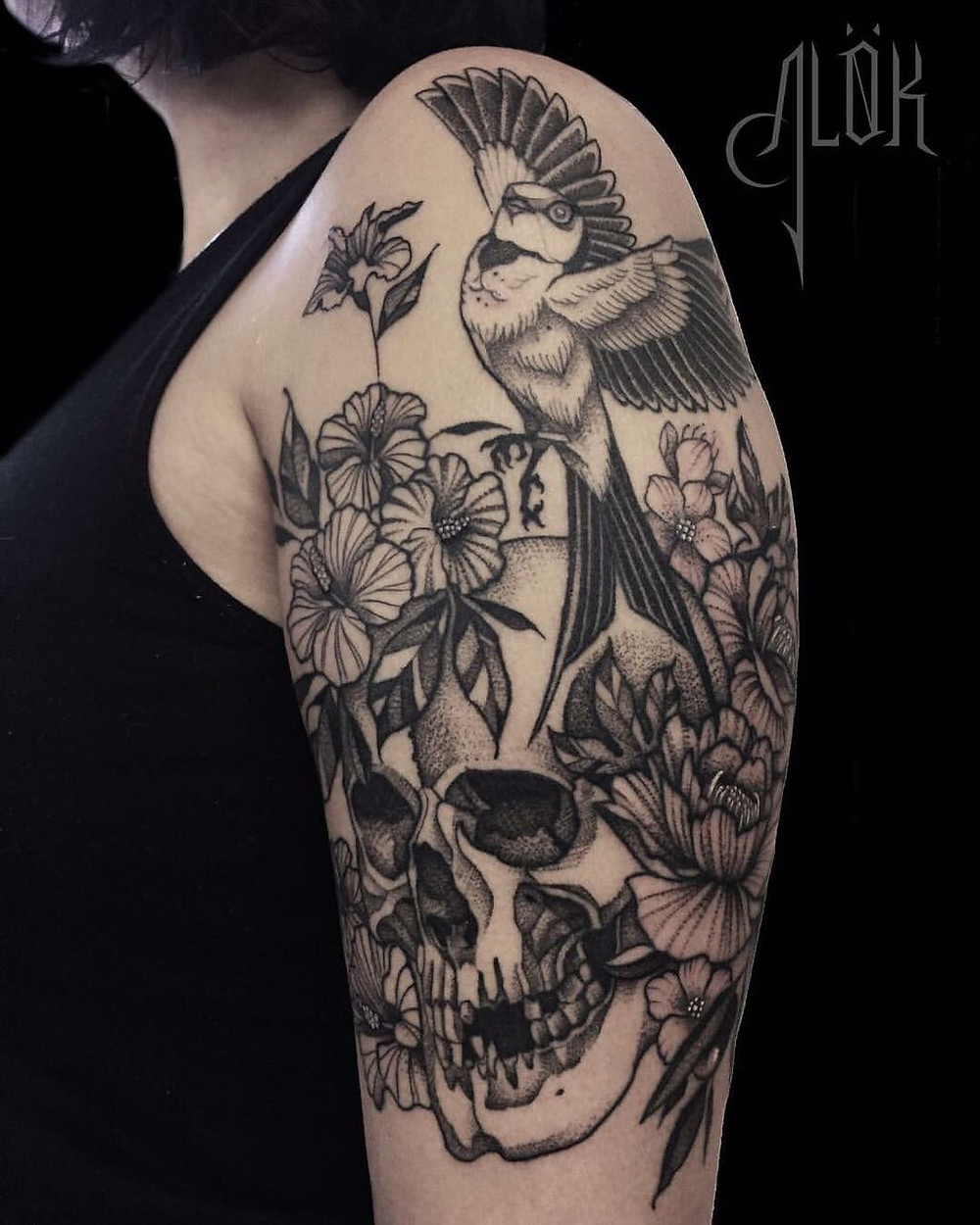 Blackwork Tattoo - Tatuadora: Carina Alok