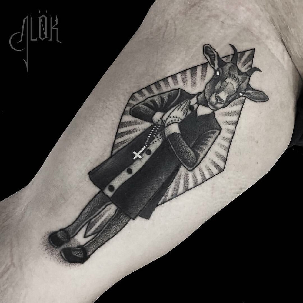 Blackwork Tattoo - Tatuadora: Carina Alok