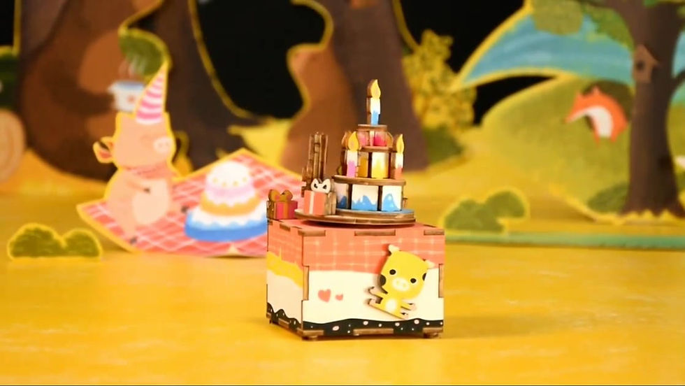 Thumbnail: Muziekbouwdoos feestvarken in taart