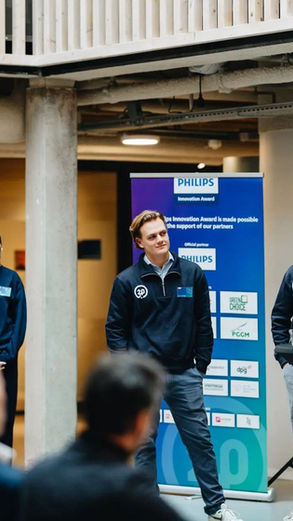 Merchandise Hockeypolo voor groep studenten voor de Philips Innovation Award 2025