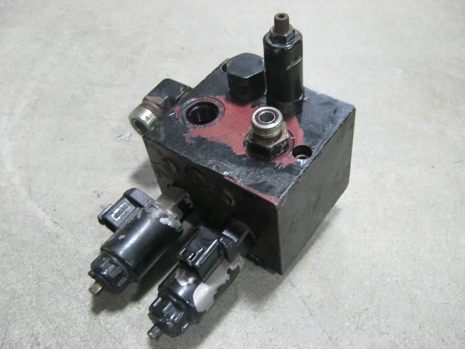 536914D1 AGCO 15 GPM Valve Kit