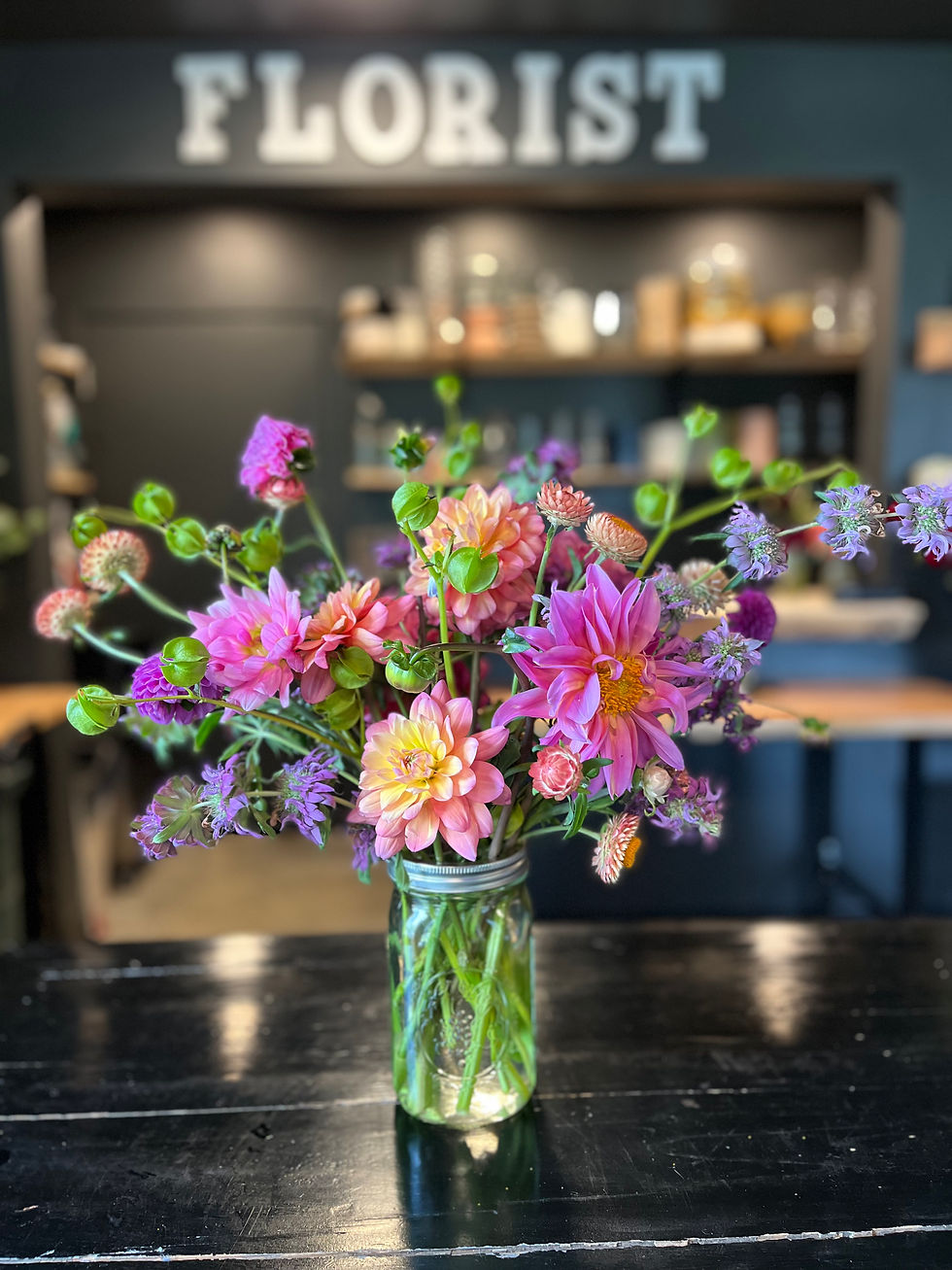 Thumbnail: Seasonal Mason Jar Bouquet