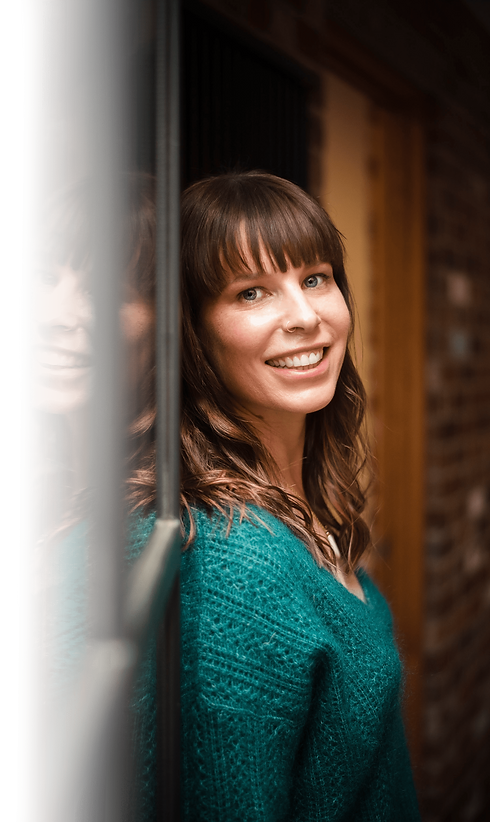 LR_ICY_Lisa__DSC1287-min bio-min (2).png