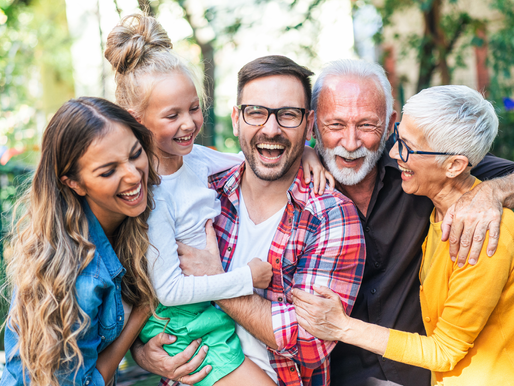 Cuidar com Amor: Por que Ter um Cuidador Profissional Faz Toda a Diferença na Terceira Idade