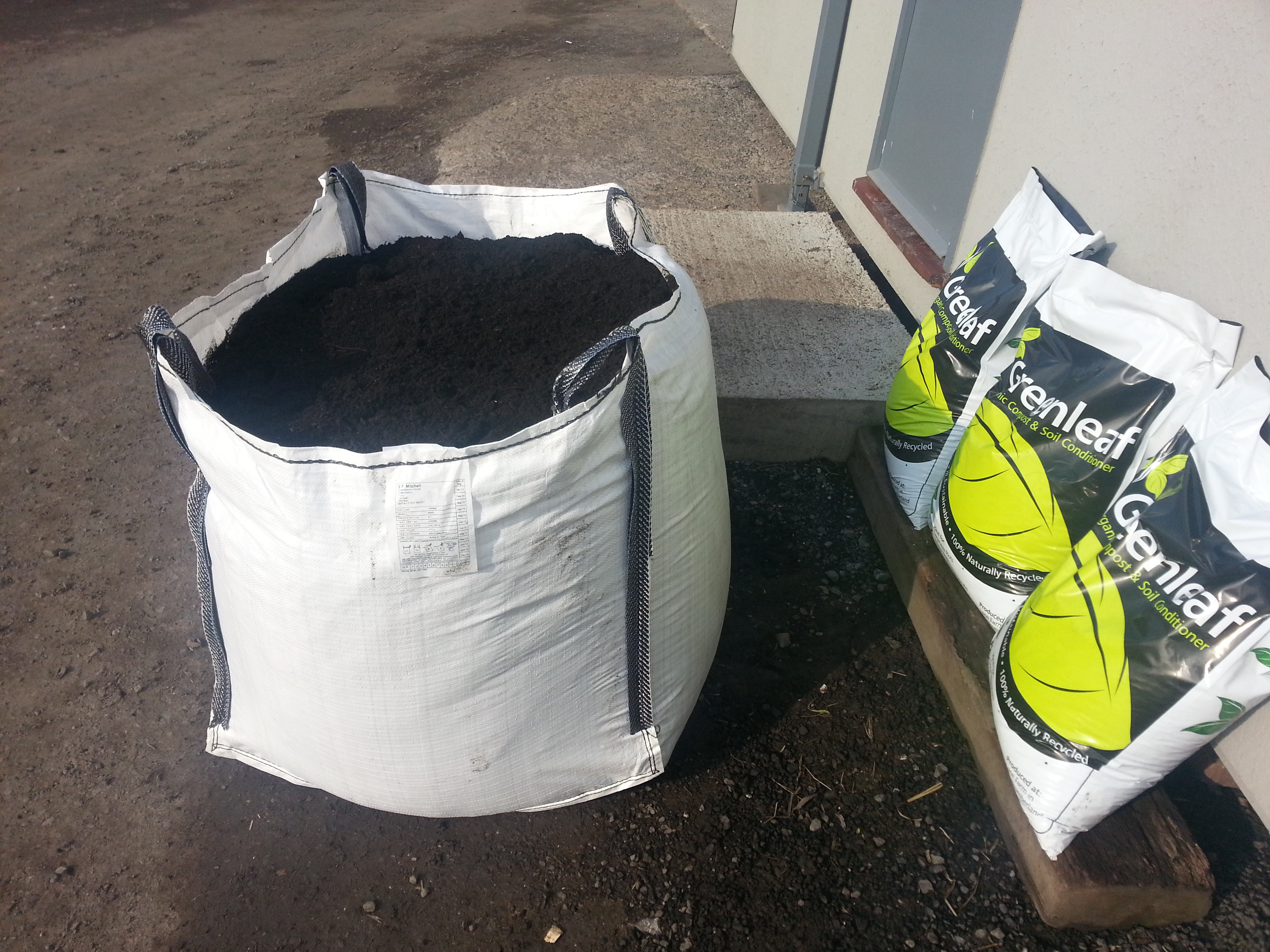 Dumpy Bag and x3 40L Bags
