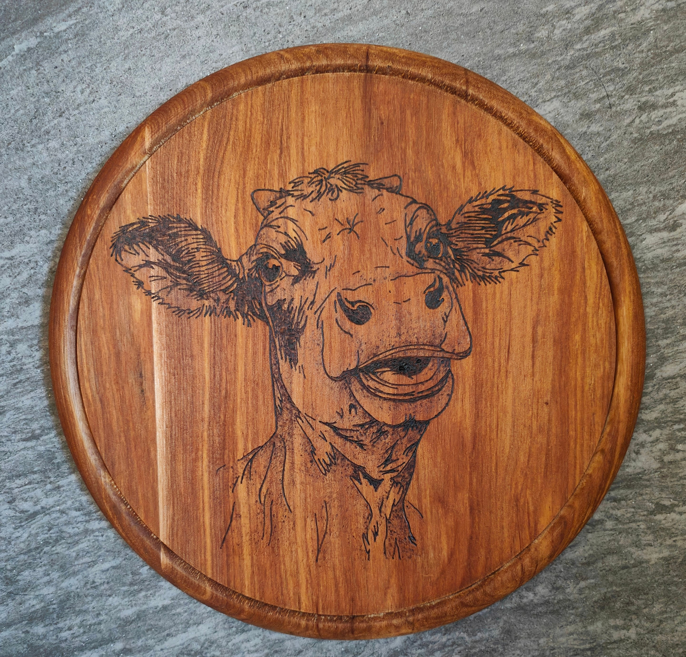 Rundes Schneidebrett Kalb