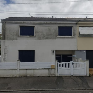 ravalement façade 44, lavage façade, nettoyage façade, artisan peintre 44, artisan peintre 56, démoussage toiture nantes, démoussage toiture 44, peintre en bâtiment 44