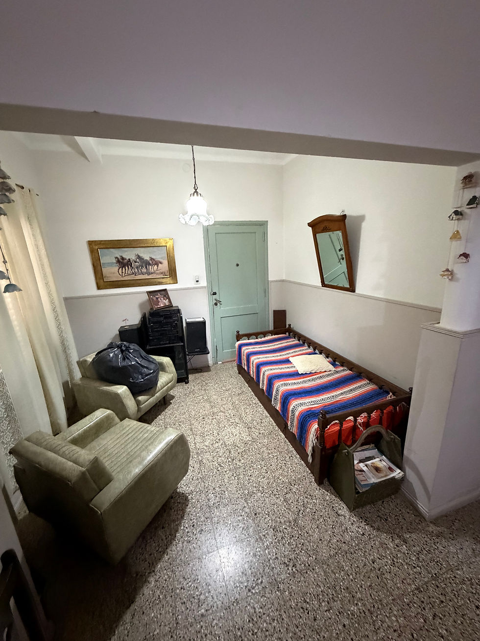 Miniatura: Casa VENTA - 2 Dormitorios - Intendente Loinas 300