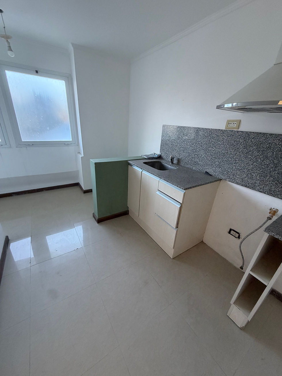 Miniatura: Local Comercial/Oficina en VENTA - Torre Molino!
