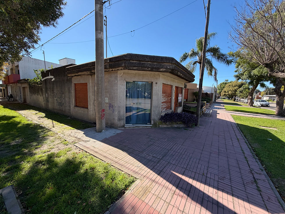 Miniatura: Casa VENTA - 2 Dormitorios - Avellaneda y Garibaldi