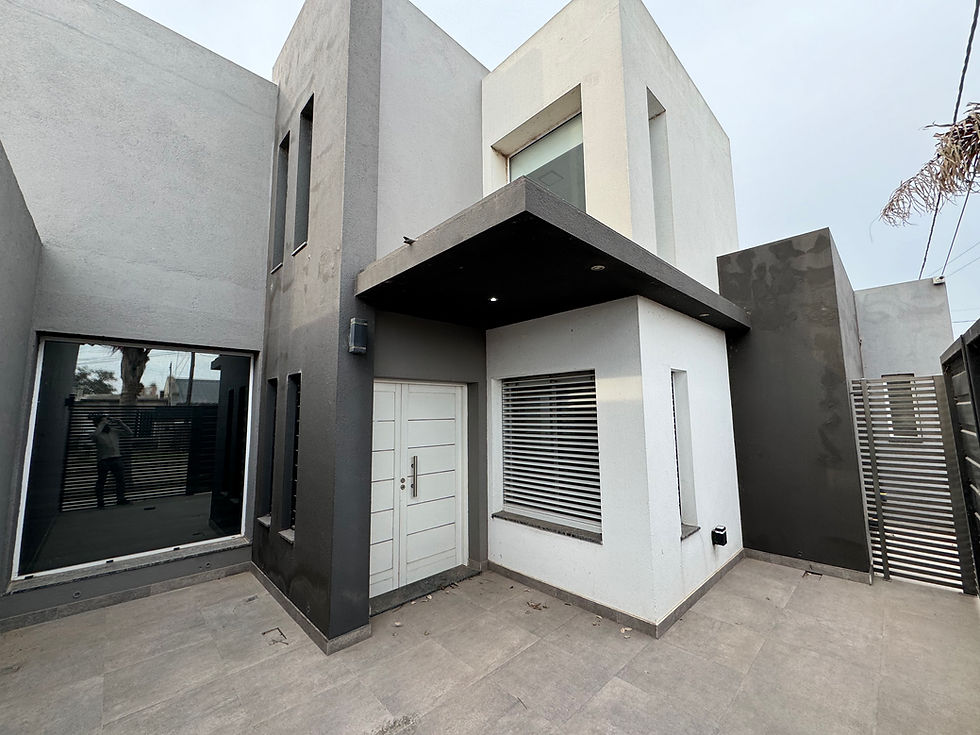 Miniatura: Venta Casa 4 Dormitorios - Barrio "El Panal" - Zona Residencial