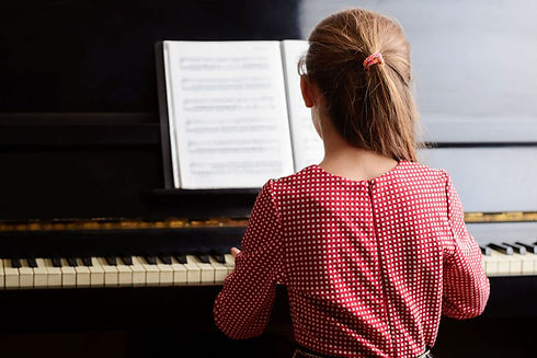 piano-music-girl2.jpg
