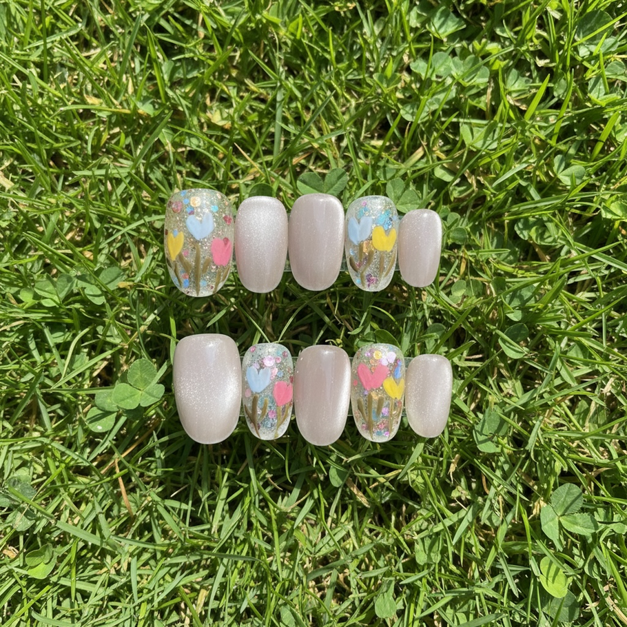Floral press-on nails from the Secret Garden collection
