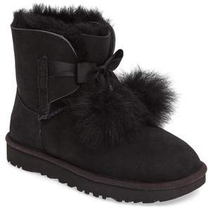 UGG(R) Gita Genuine Shearling Boot