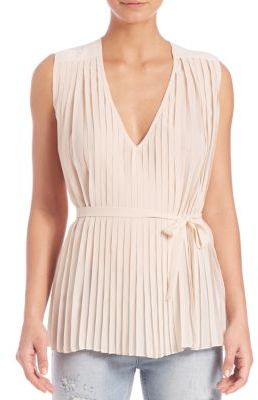 SET Sleeveless Pleated Blouse