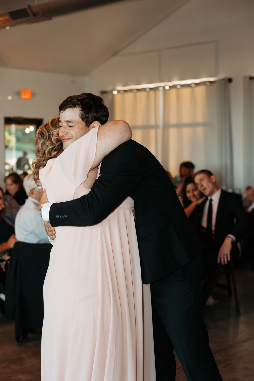 Whimisical Wedding at Koru Berry Farm In Iowa - Elizabeth Ann Photography-39