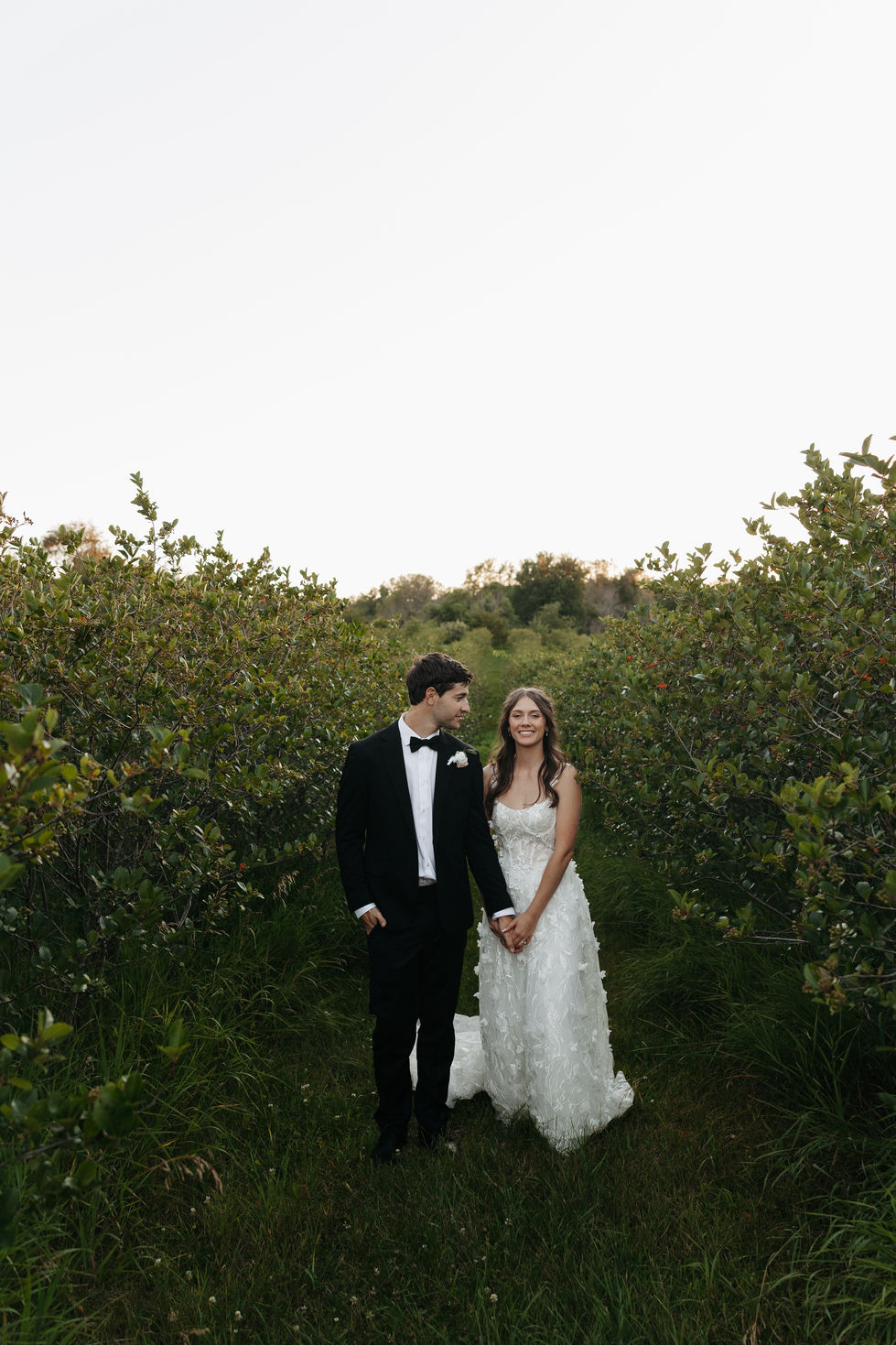 Whimisical Wedding at Koru Berry Farm In Iowa - Elizabeth Ann Photography-63