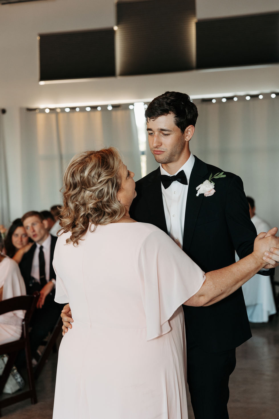 Whimisical Wedding at Koru Berry Farm In Iowa - Elizabeth Ann Photography-22