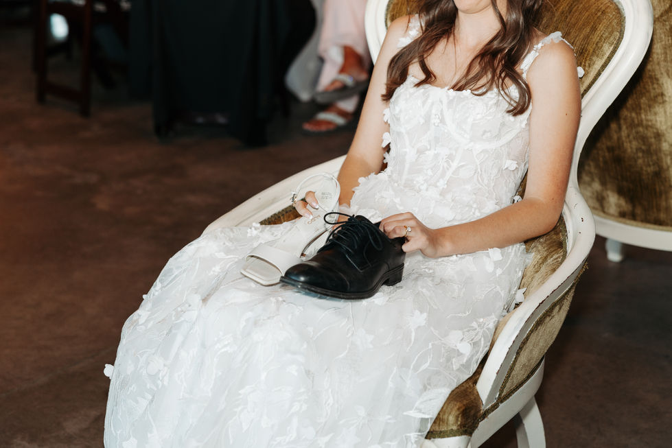 Whimisical Wedding at Koru Berry Farm In Iowa - Elizabeth Ann Photography-48