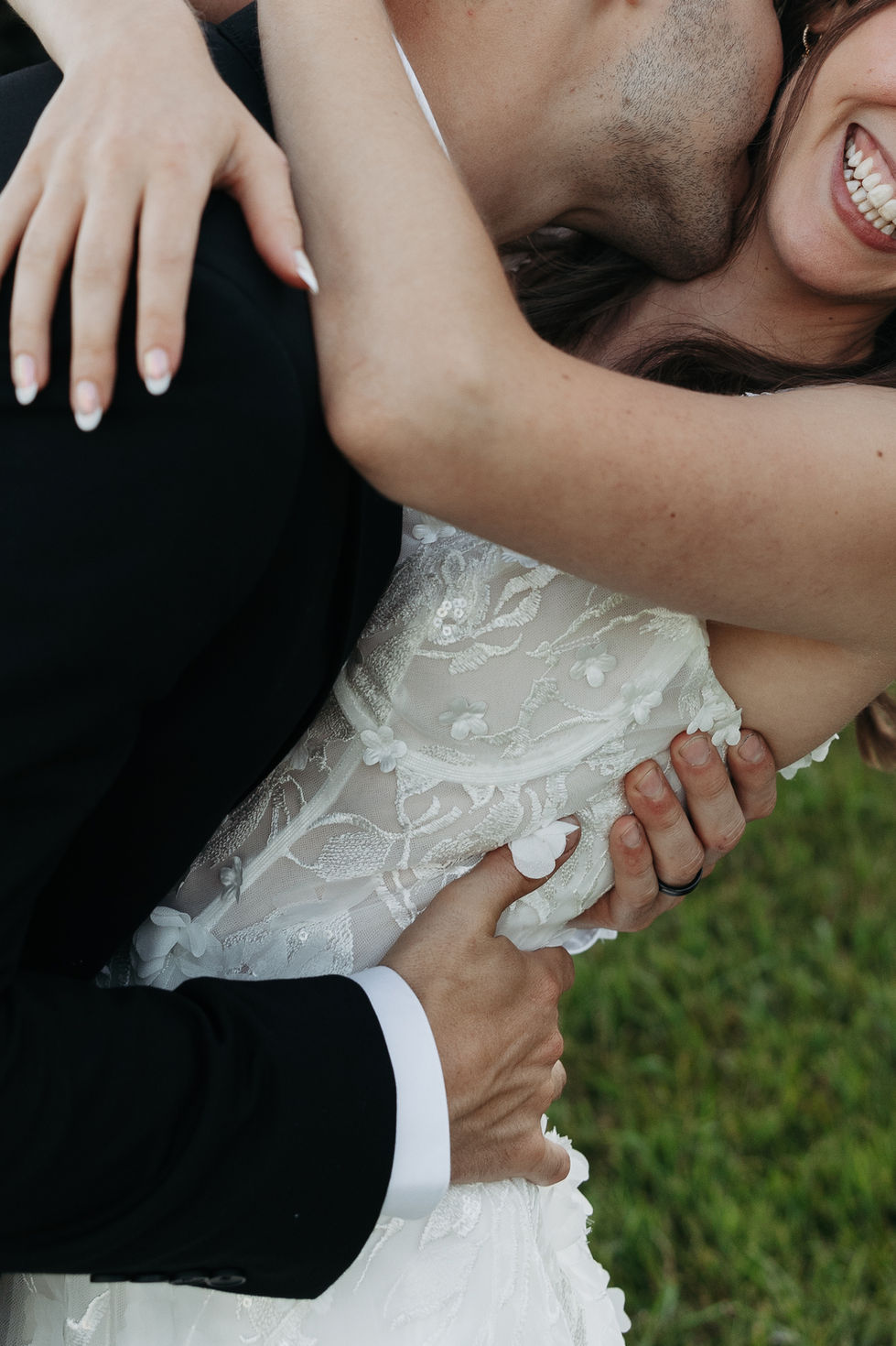 Whimisical Wedding at Koru Berry Farm In Iowa - Elizabeth Ann Photography-58