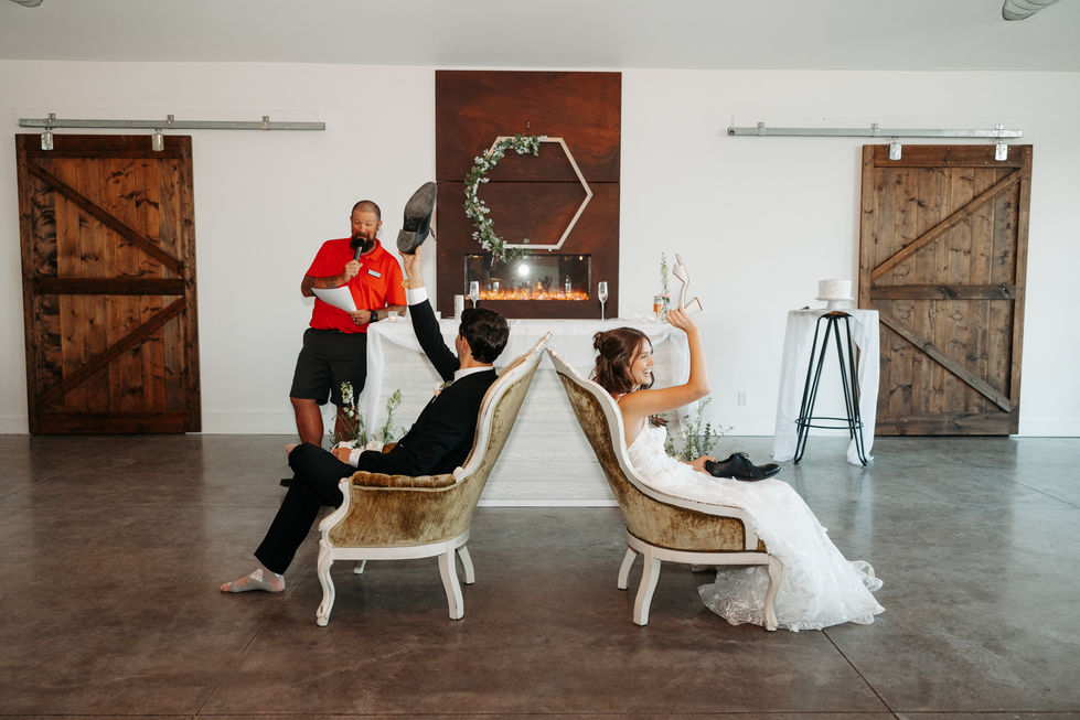 Whimisical Wedding at Koru Berry Farm In Iowa - Elizabeth Ann Photography-41