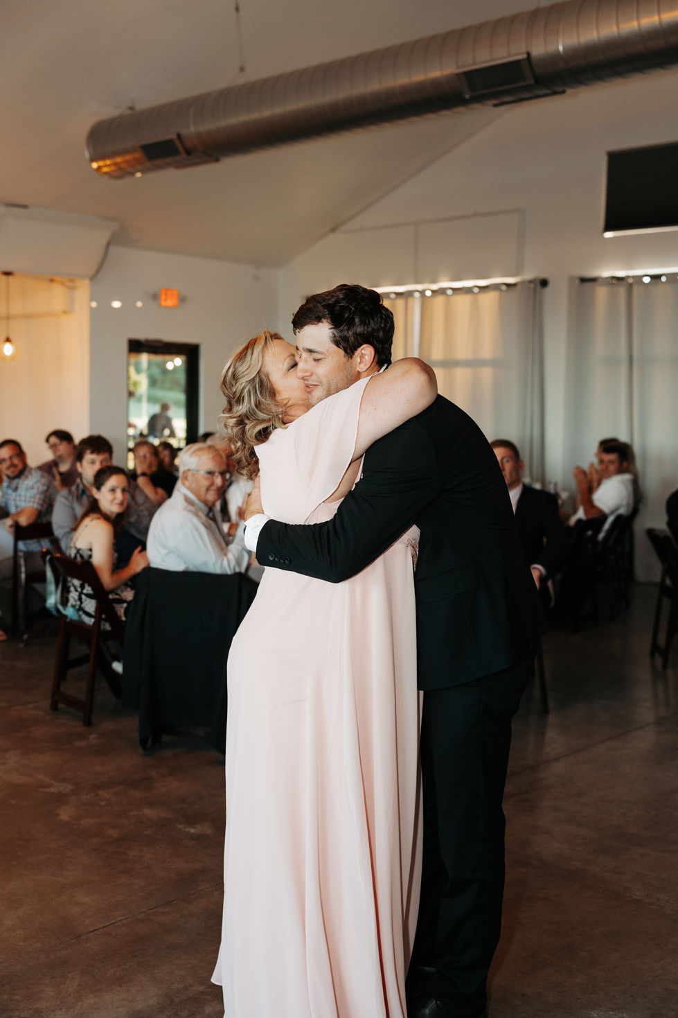 Whimisical Wedding at Koru Berry Farm In Iowa - Elizabeth Ann Photography-40