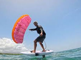 Wingfoil proche d'une villa ti kaz princesse à Saint-François Guadeloupe