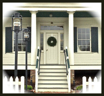 DD Collins House ~ Holiday