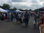So many stands to choose from at the farmer´s market.