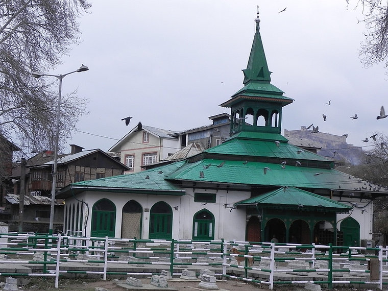Ziyarat_Naqshband_Sahab.jpeg