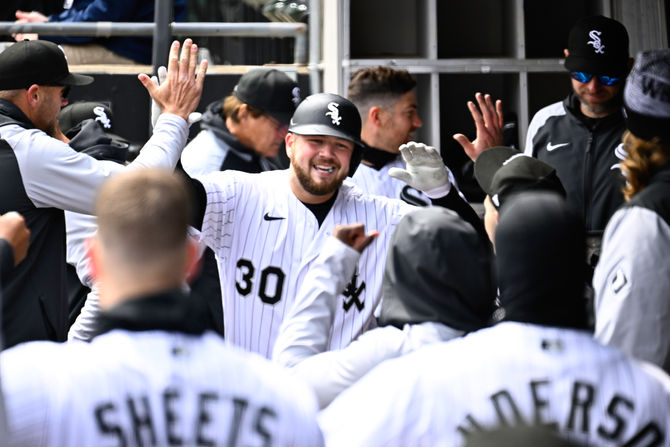 White Sox put an end to 8 game L streak behind Vaughn and Burger's big day