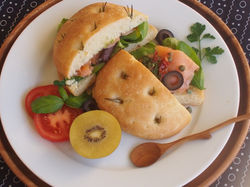 フォカッチャでサンド