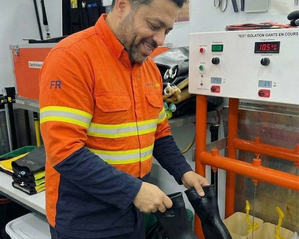 Tester Vos Gants Isolants Mobiles Efficacement : Guide Complet pour un Test Gants Isolants Réussi