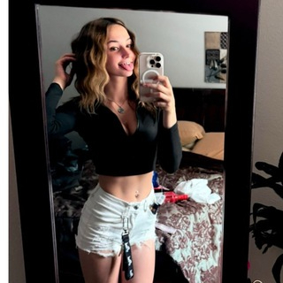 lexiiismith live cam model Woman from United States  on Slutbate