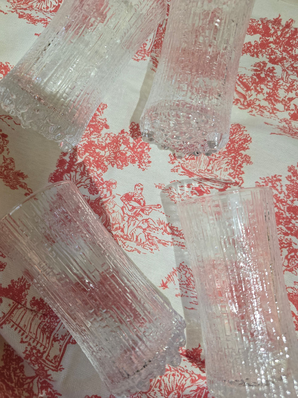 Pikkukuva: Ultima Thule kuohuviinilasit