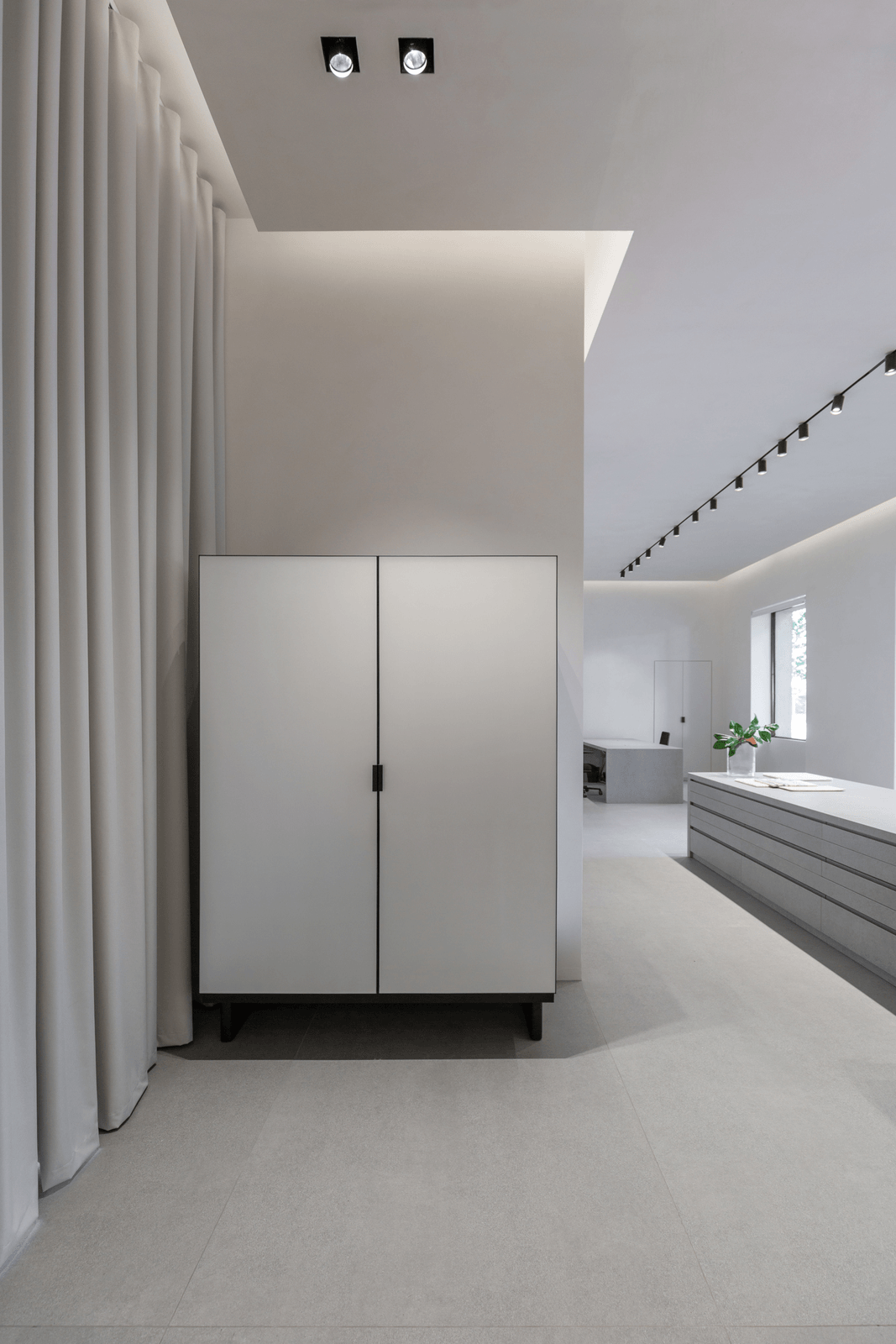retail design showroom hernan di francesco - luxury carpet studio