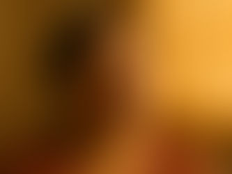 mulher brasileira com olhar de esperança