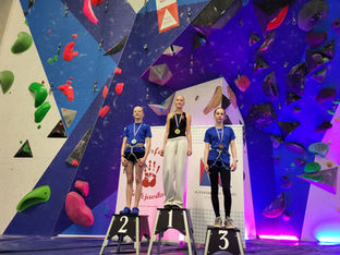 Frábær árangur hjá Fimleikafélaginu Björk á Bikarmóti í Miðgarði – Klifur 🌟