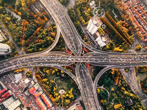 Rezagarse en temas de infraestructura y desarrollo, es un grave riesgo para la economía 