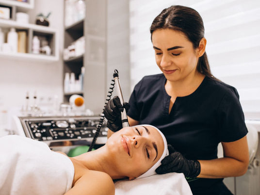 PRF VS PRP FOR UNDER-EYES & HAIR: WHICH REGENERATIVE TREATMENT WINS?